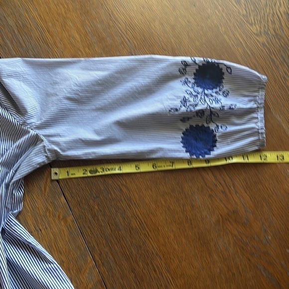 Liz Claiborne pull over embroidered sleeves size small blue white stripes size S - Picture 10 of 13